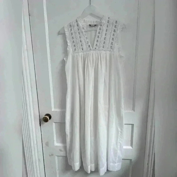 Vintage Christian Dior White Maxi Chemise Nightgown Excellent Condition Size M - Picture 1 of 3